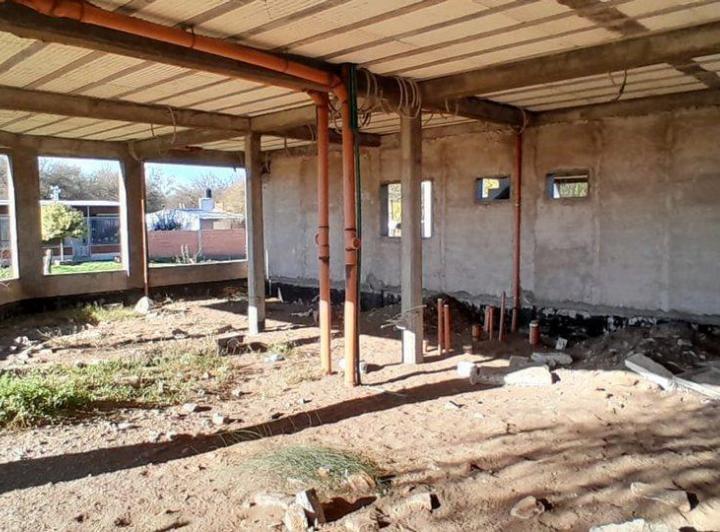 Locales y departamentos en construcción en Toay 2