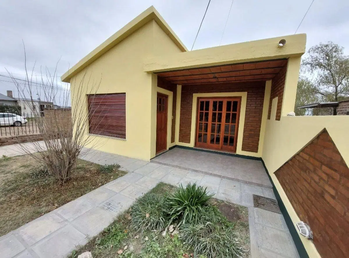 Casa Maipu 706, Eduardo Castex 1