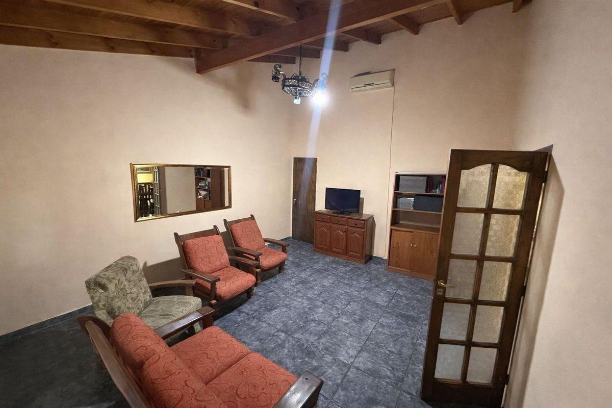 Casa en José Luro 586