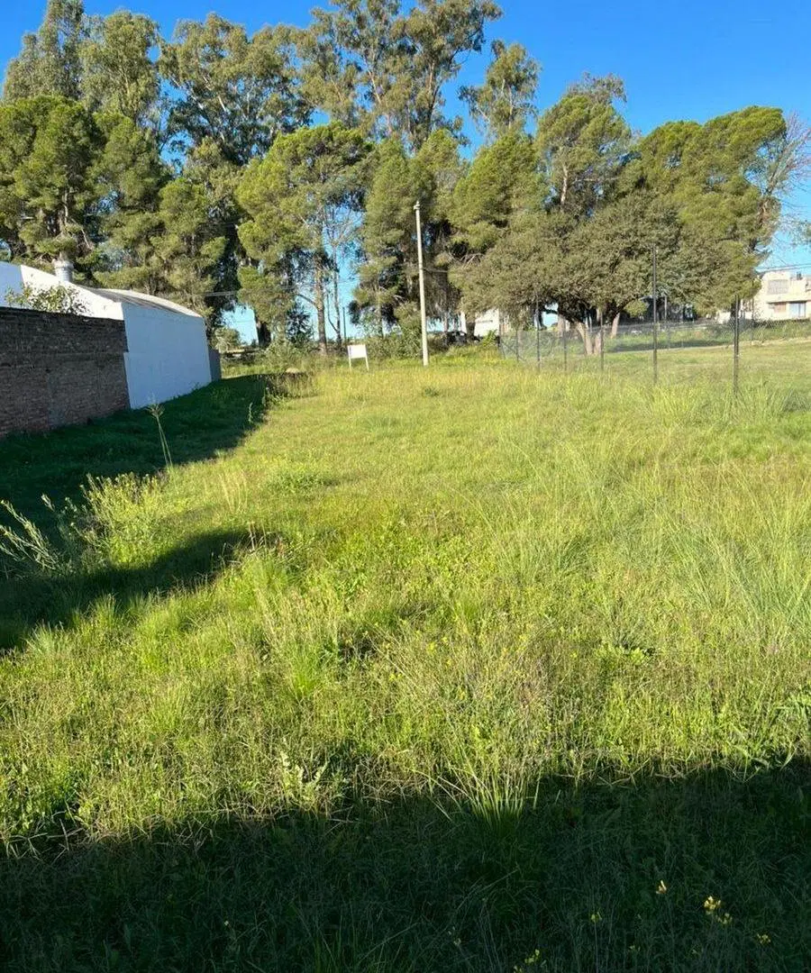 Terreno en Av. Eva Perón entre Montaldo y Valerga 5