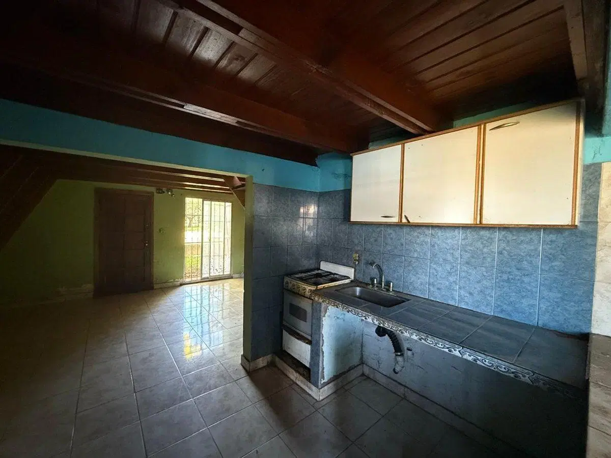 Casa con quincho   sobre  Rucanelo 3663 2
