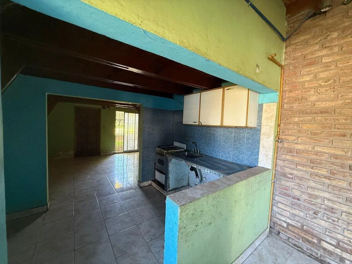 Casa con quincho   sobre  Rucanelo 3663 3