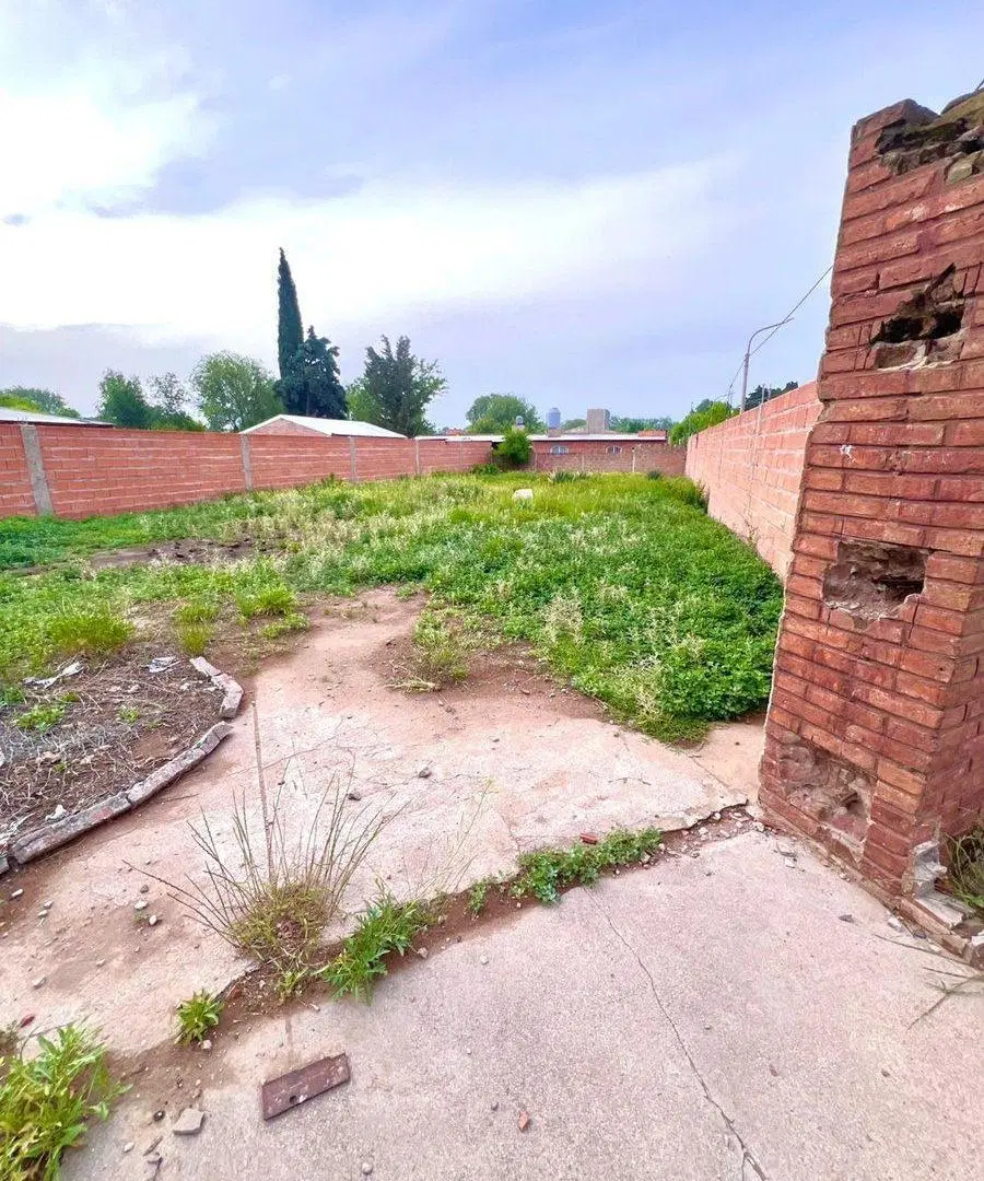 Terreno en Maestros Puntanos esquina Salesianos 4