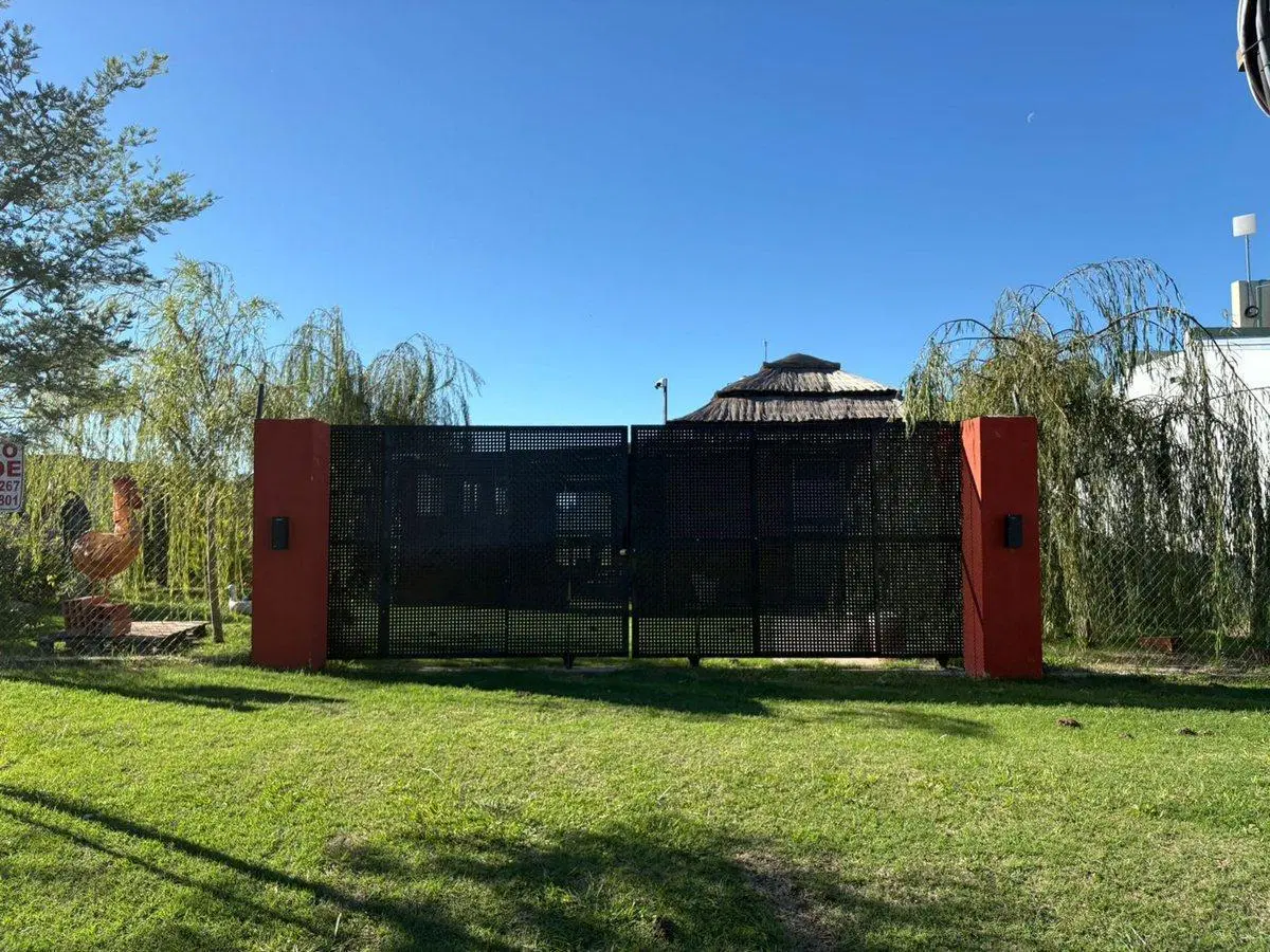 Casa quinta en calle 405 esquina 462 1