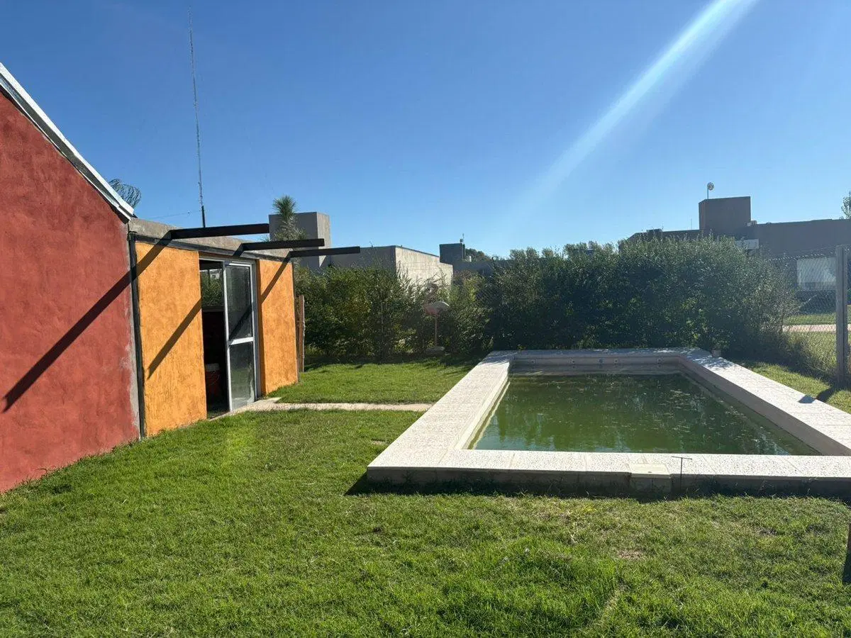 Casa quinta en calle 405 esquina 462 4
