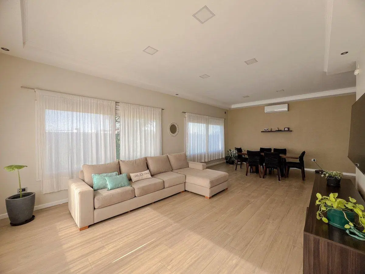 Casa Quinta en Cardo Ruso 415 5