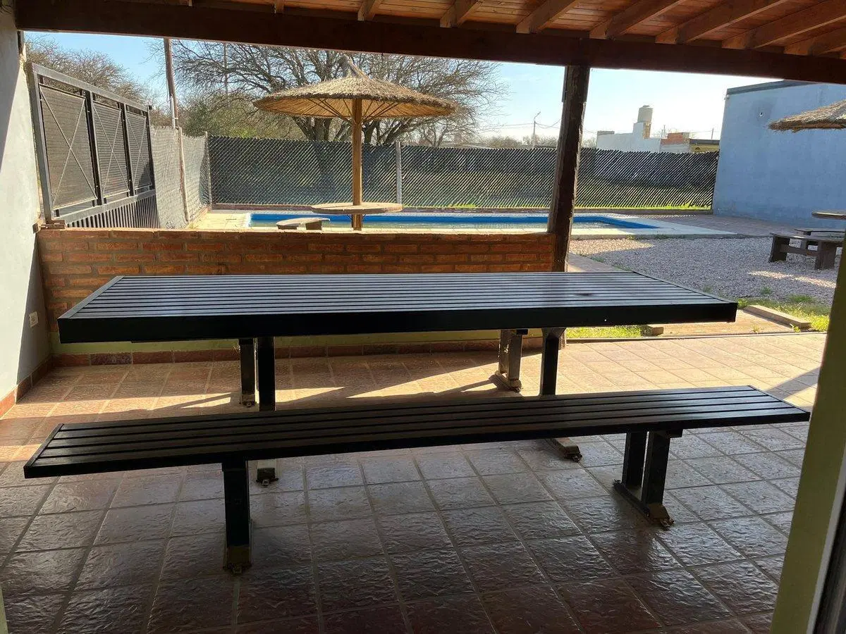 Dos casas quintas en Zocchi 2924 esq. Domínguez 5
