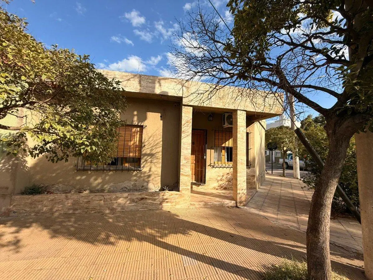 Casa+ Galpón calle SARMIENTO 697 SANTA ROSA 1