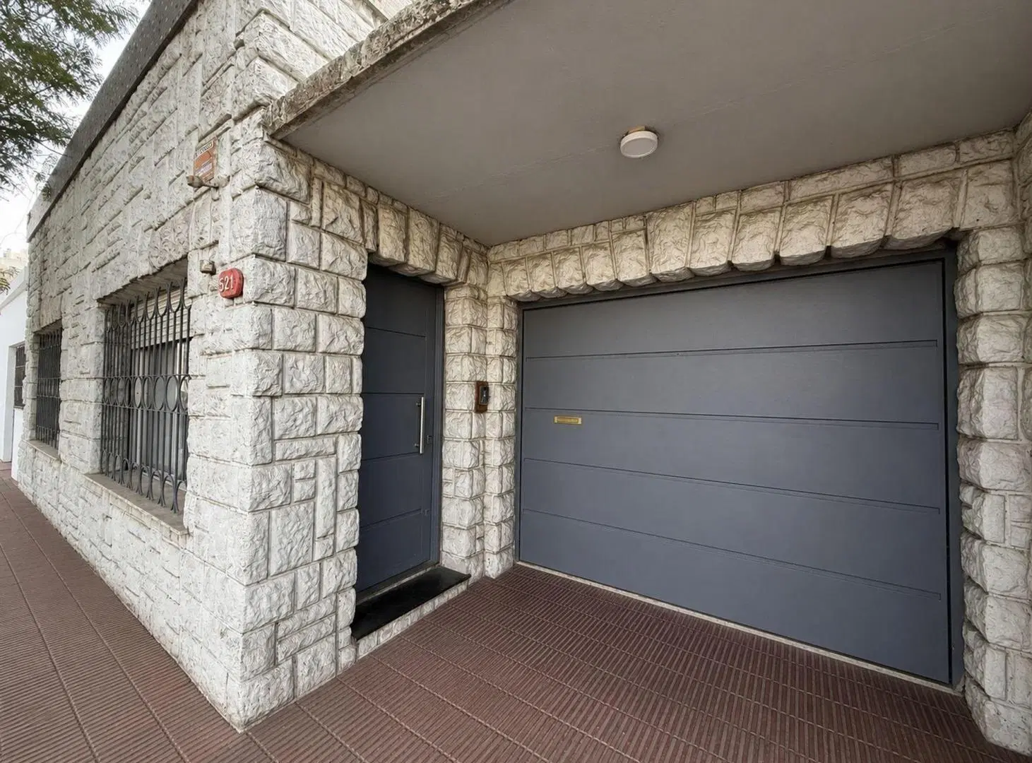 Casa en Hipolito Yrigoyen 523 e/Oliver y Garibaldi 3