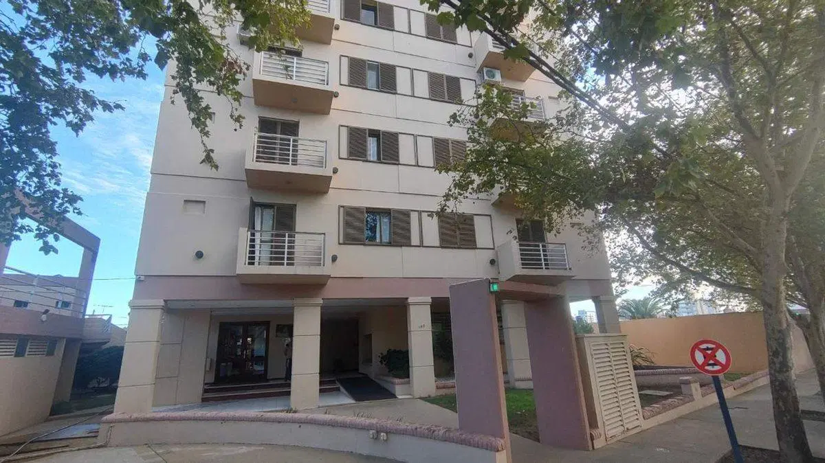 Alquiler departamento M. Rosas 180 Edif. Comahue 1