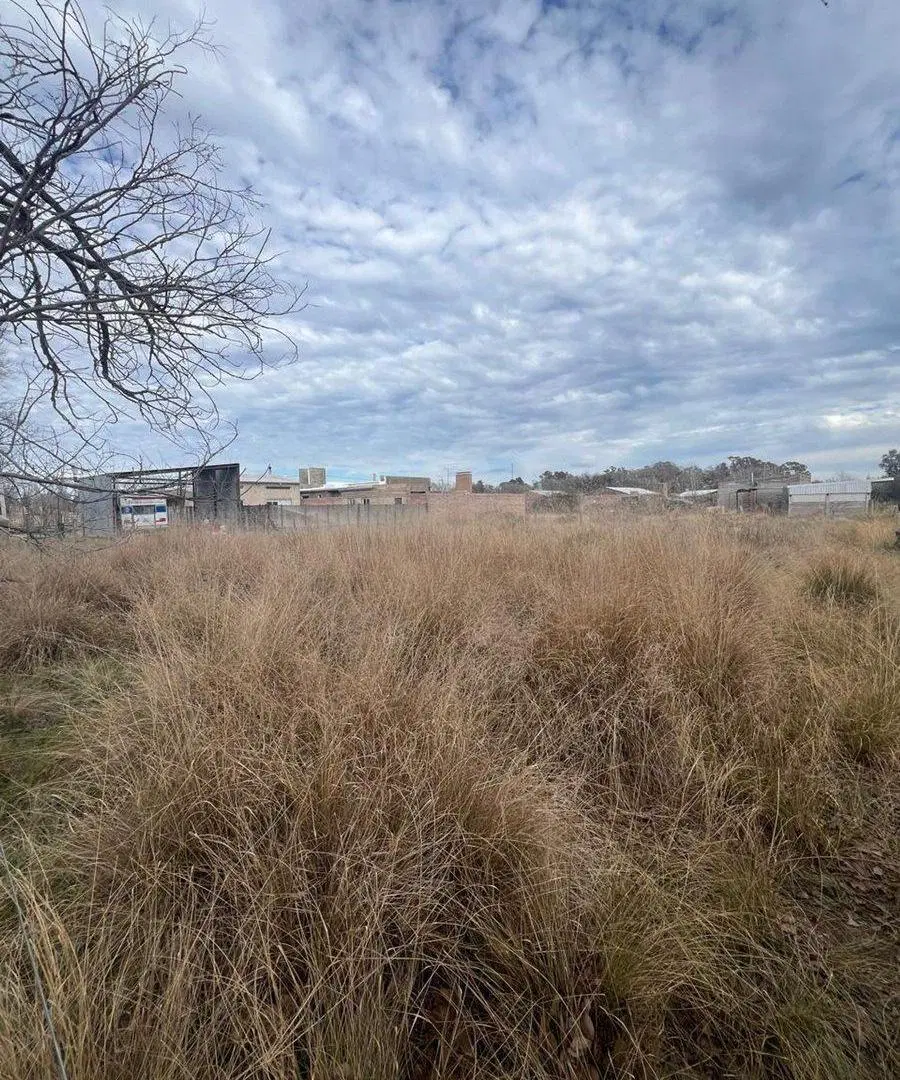 Terreno en Victoria entre Rondeau y Azcuenaga. 1