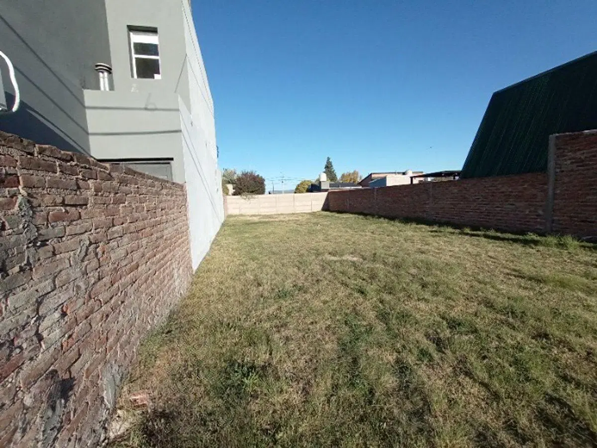 Terreno calle Vigne Casi Av. del Trabajo 2