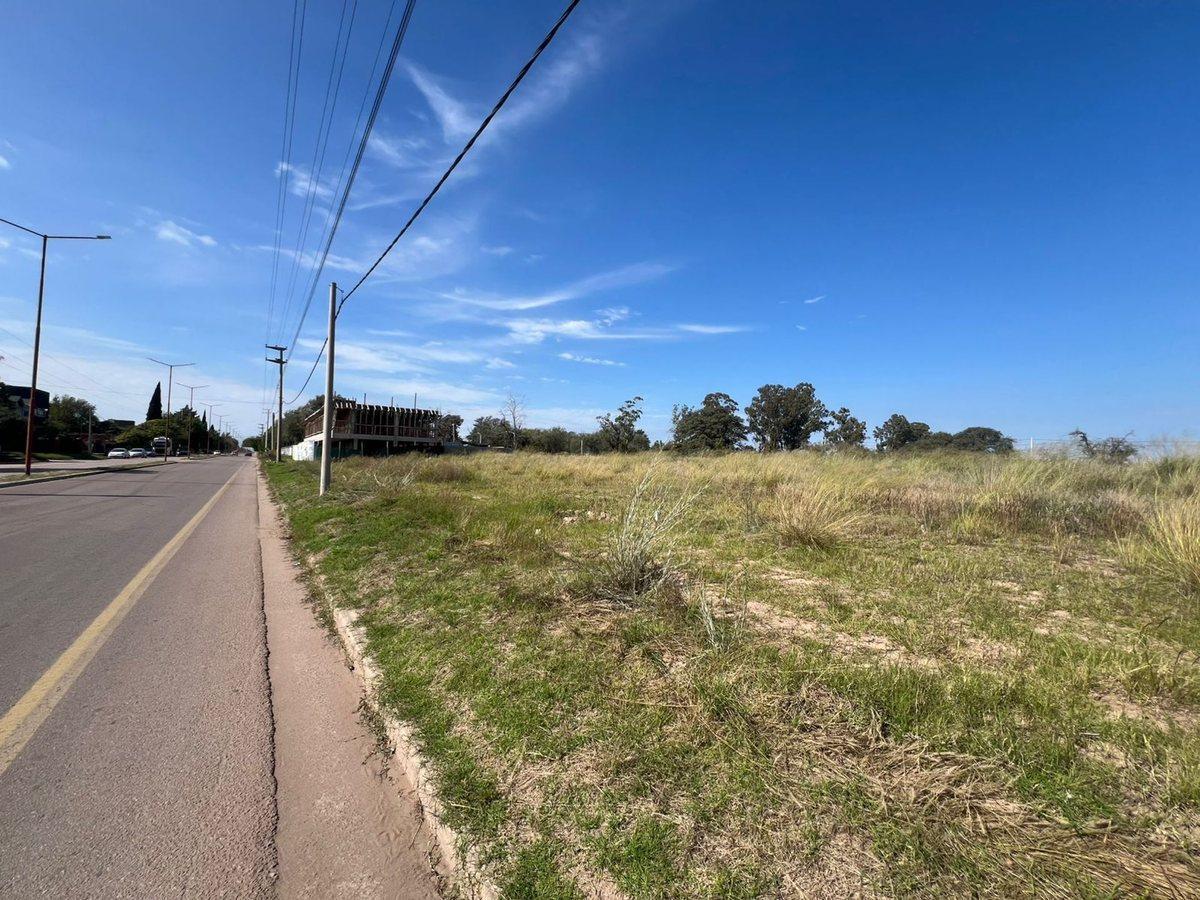Terreno sobre Av. Palacios e/ Tello y Toscano Sur