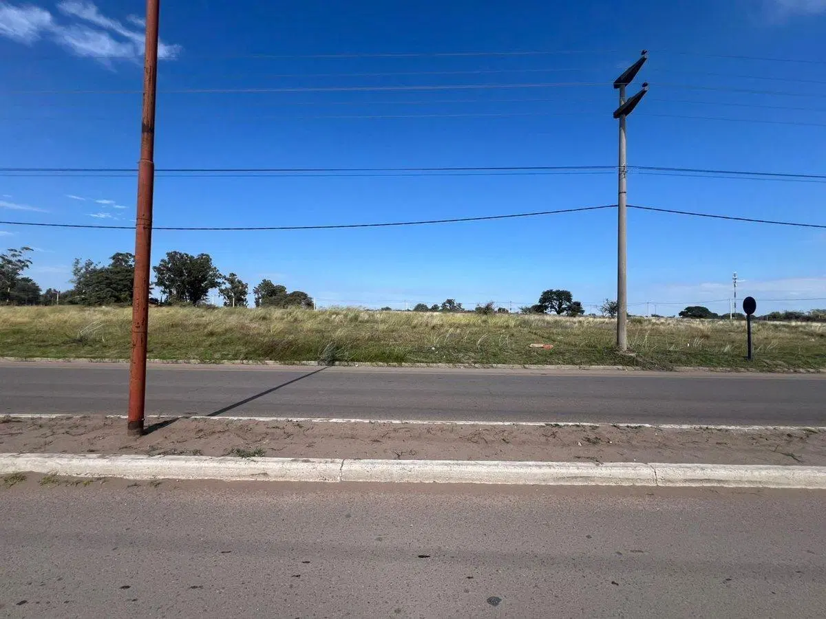 Terreno sobre Av. Palacios e/ Tello y Toscano Sur 2