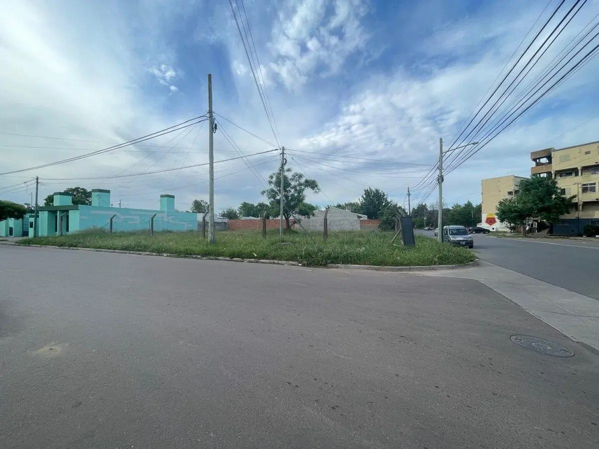 Terreno en calle 300 esquina 303 5