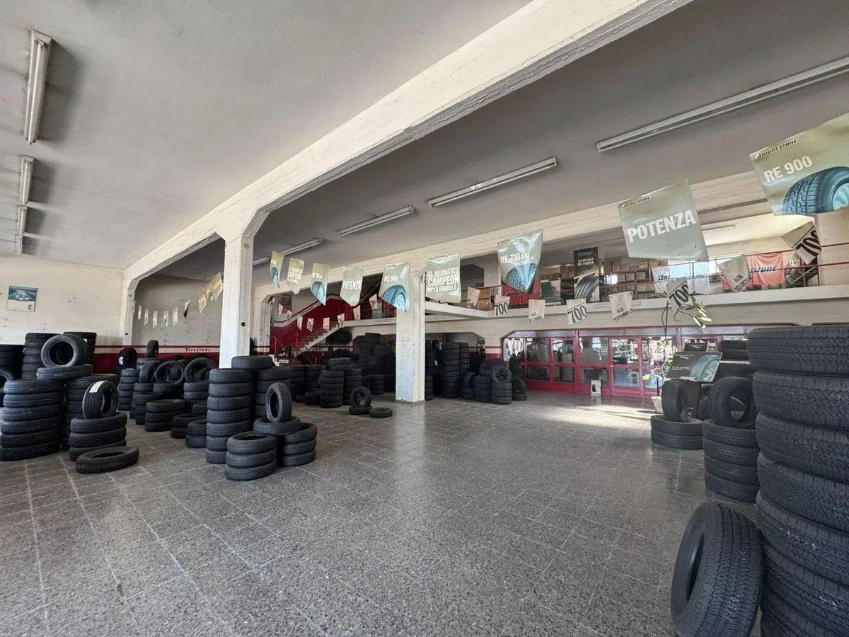 Local comercial en Av. Pedro Luro 2130 4