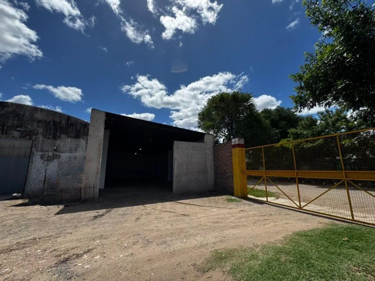 Alquiler de galpones en Av. Sgto Marzo 2605 2