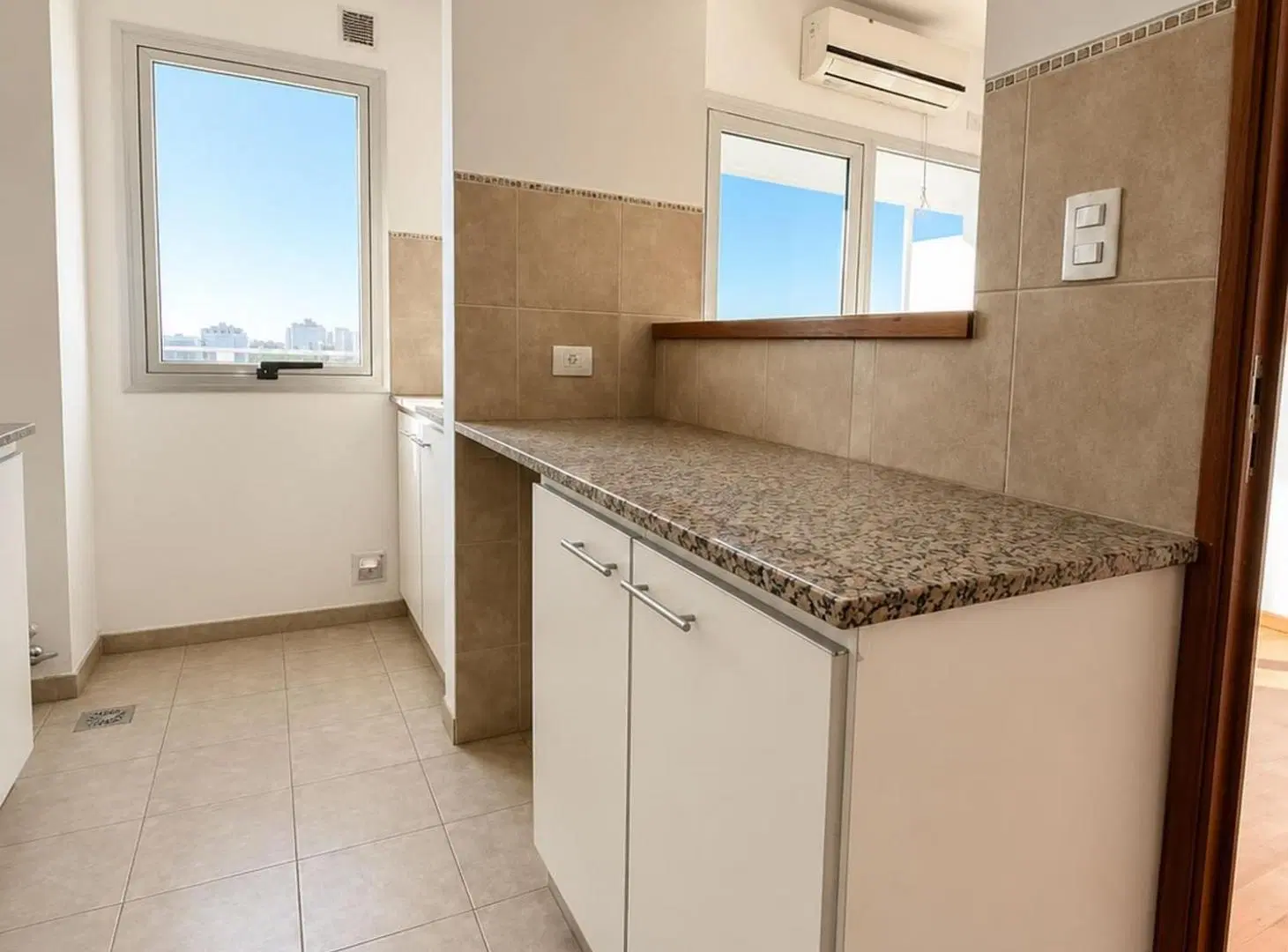 Departamentos tres ambientes y Cocheras, CREDIL 38 4