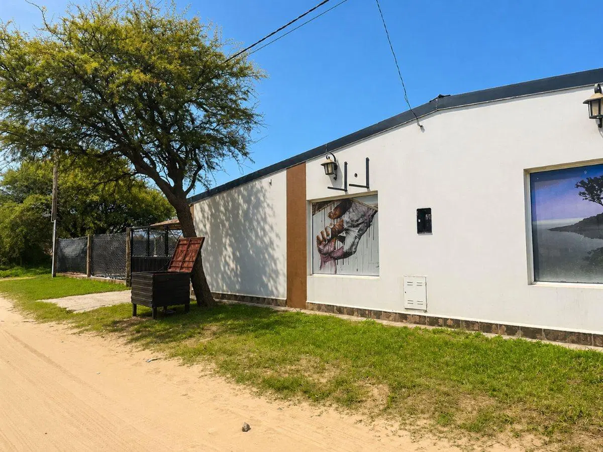 Dos casas quintas en Zocchi 2924 esq. Domínguez 2