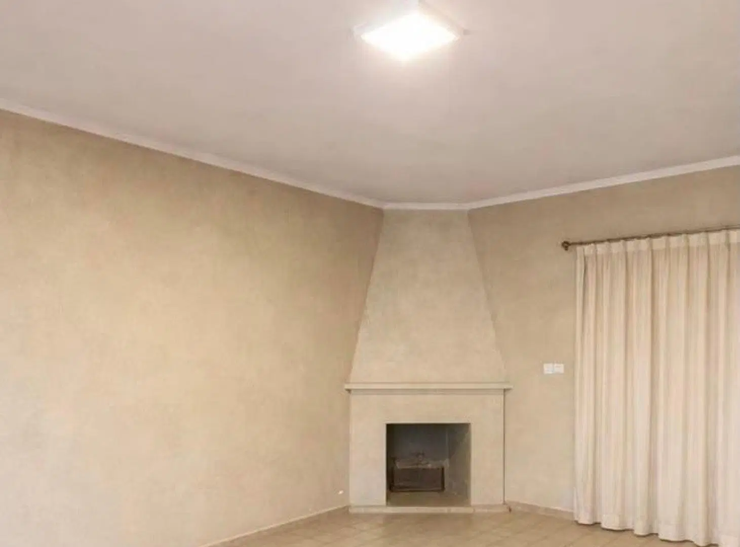 Casa en Hipólito Irigoyen 521 e/Oliver y Garibaldi 4