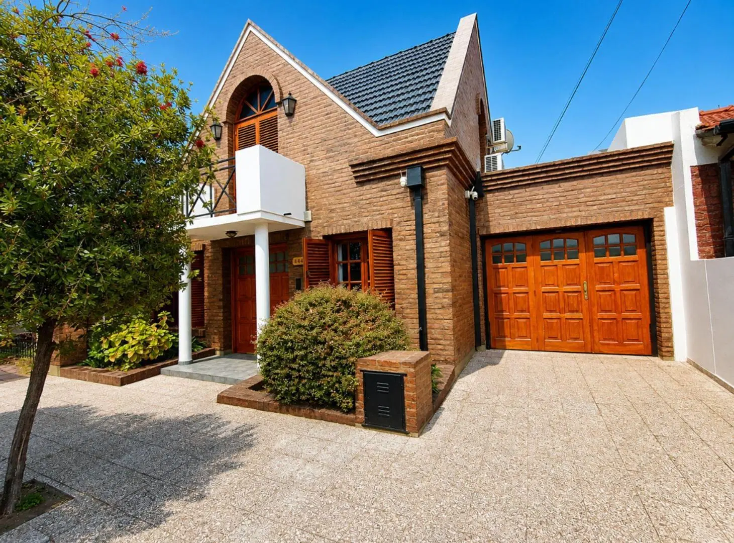 Casa en Bolivar en 464 3