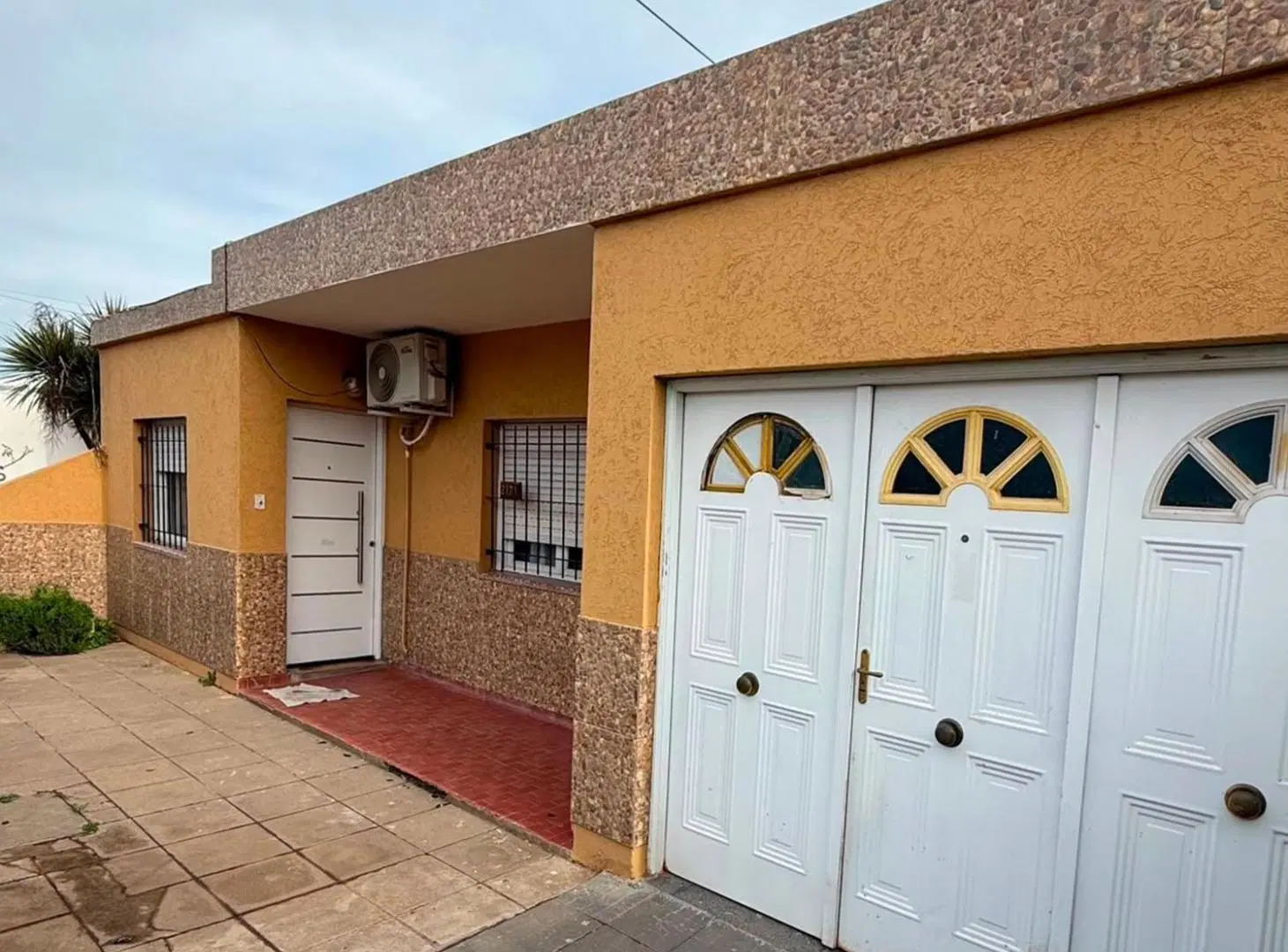 Casa Giachino 2171-  Barrio Villa Elisa 2