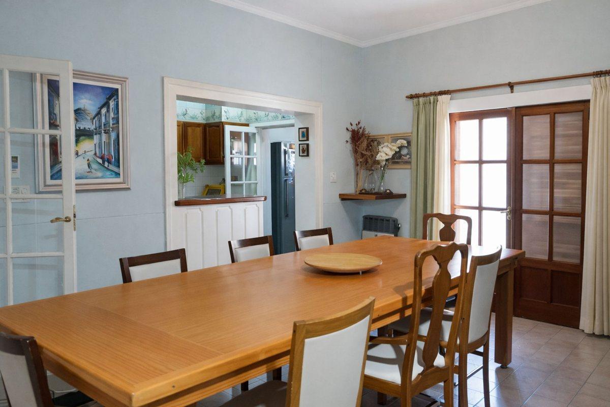 Foto de Casa en Civit 157 entre España y Marmol, imagen 1