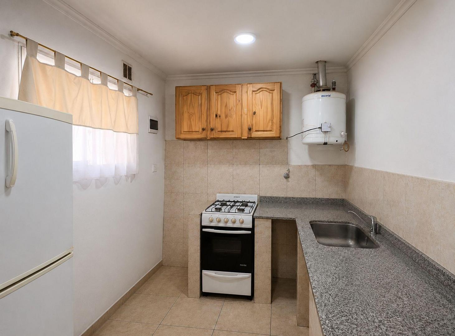 Foto de Casa en Av Circunvalación Stgo Marzo 1808 y Neveu, imagen 5