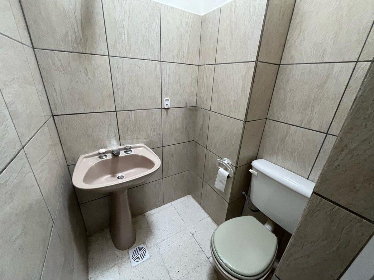 Foto de Local comercial en Córdoba 376., imagen 2