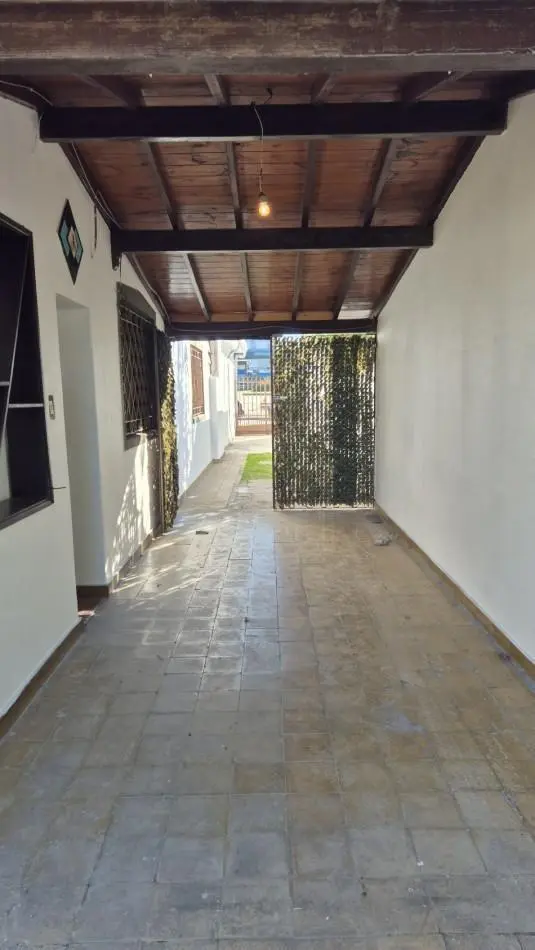 CASA EN ALQUILER CON GRAN PARQUE, QUINCHO Y UBICACION INMEJORABLE 4