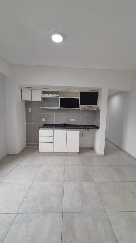 Alquiler Departamento 2 Ambientes con Cochera y balcon Paso del Rey Centro 5