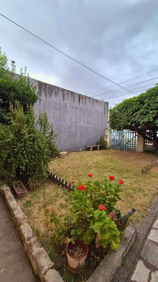 Venta Casa sobre Lote de 10x24 en el Corazon de Paso del Rey Centro 5