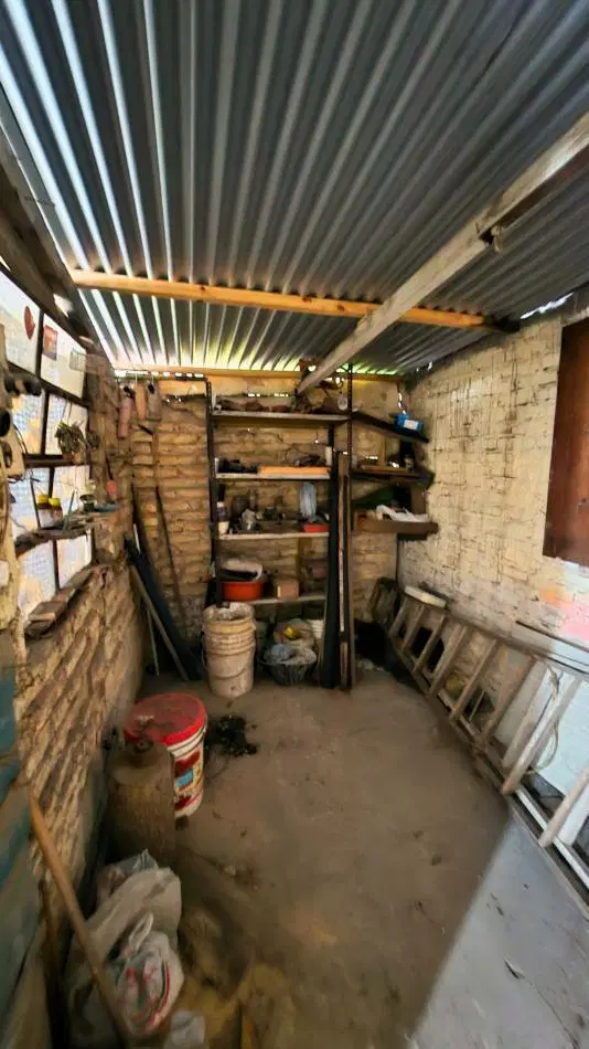 Venta Casa sobre Lote de 10x24 en el Corazon de Paso del Rey Centro 4