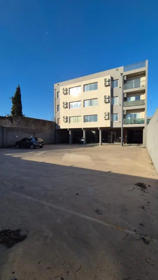 ALQUILER DE DEPARTAMENTO MODERNO A METROS DE LA ESTACION - CON BALCON, COCHERA Y BAJAS EXPENSAS. 5