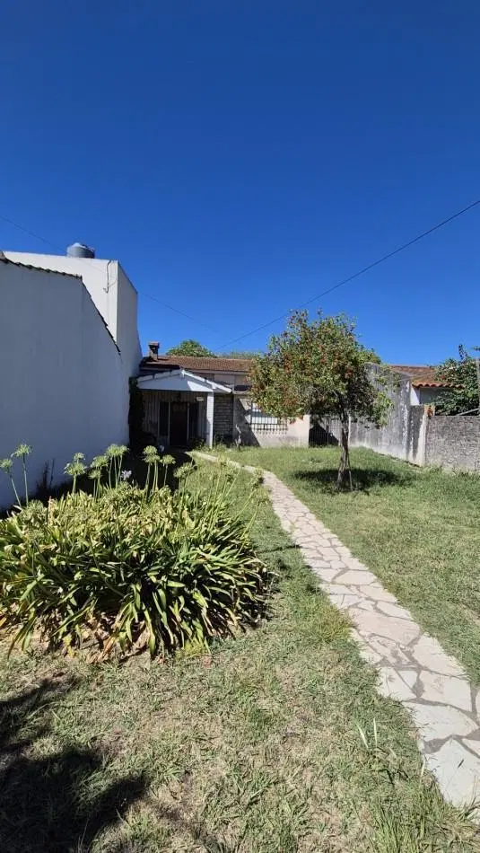 Venta Casa 3 Ambientes sobre Gran Lote 10x42 Moreno / PDR 3