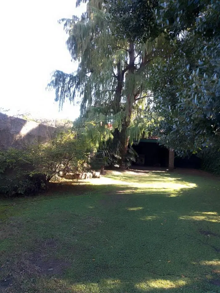 Venta Lote 10x34.5 con Quincho, Pileta y Medianeras | Paso del Rey Centro 3