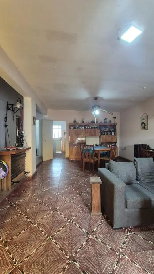 Venta Casa 4 Ambientes con Cochera y Fondo Libre | Zona Plaza Bujan / UNM 2