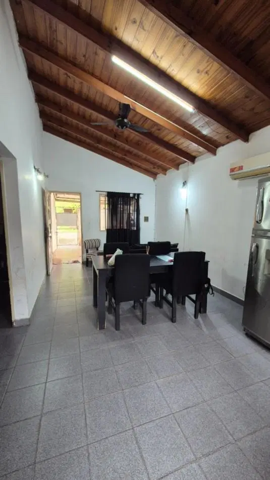 Venta Casa 3 Ambientes con Cochera y local en La Quebrada 4