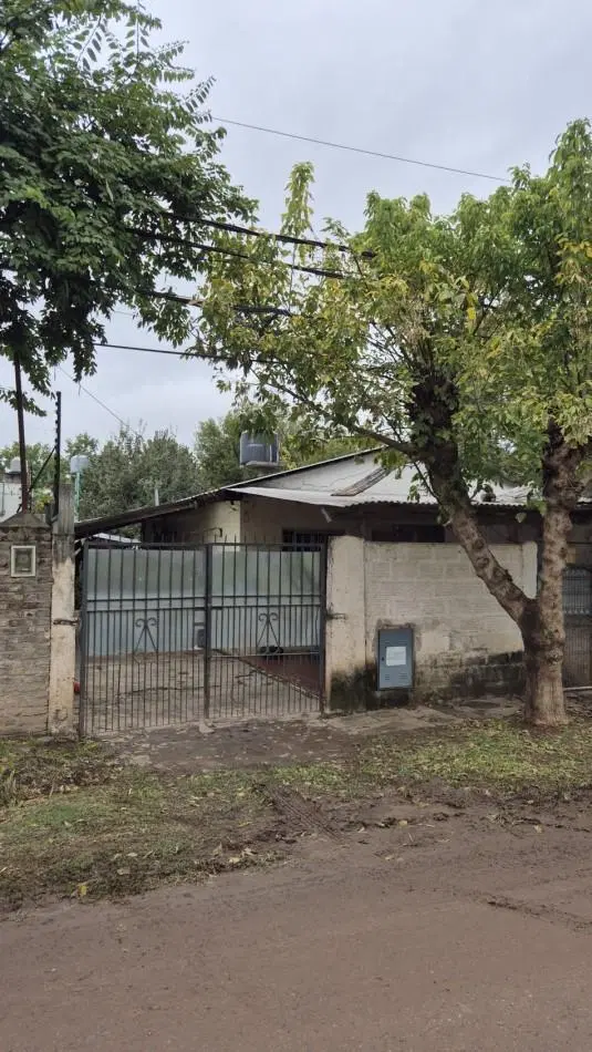 Venta Casa 3 Ambientes con Cochera y local en La Quebrada 1