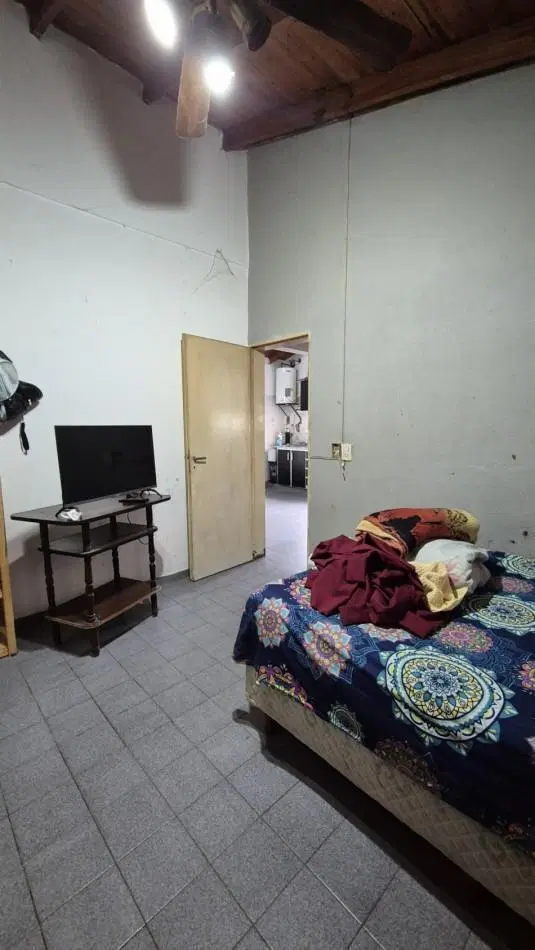 Venta Casa 3 Ambientes con Cochera y local en La Quebrada 8