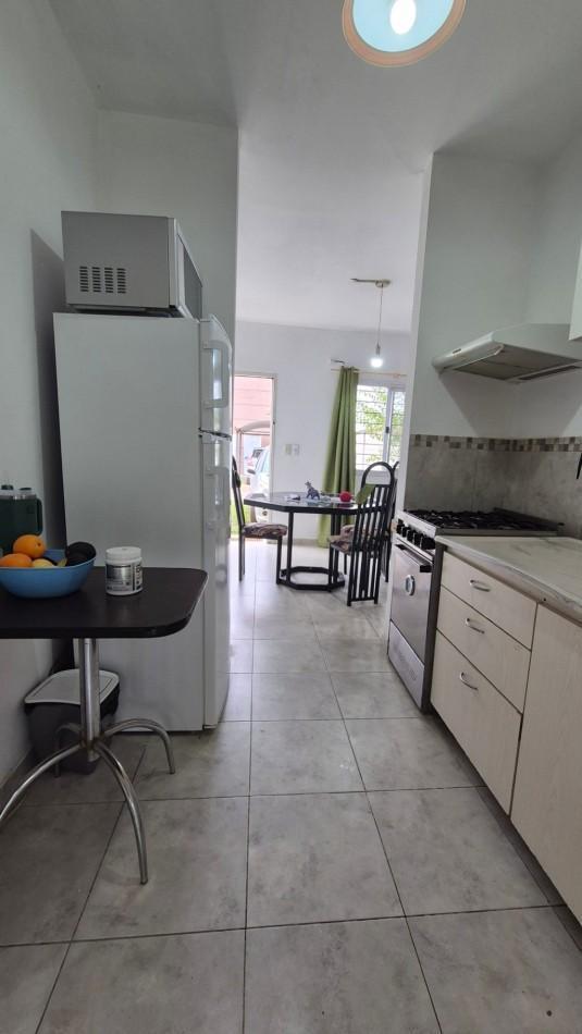 Foto de Duplex Amplio en Complejo Cerrado con Cochera y Gran Patio - Paso del, imagen 5