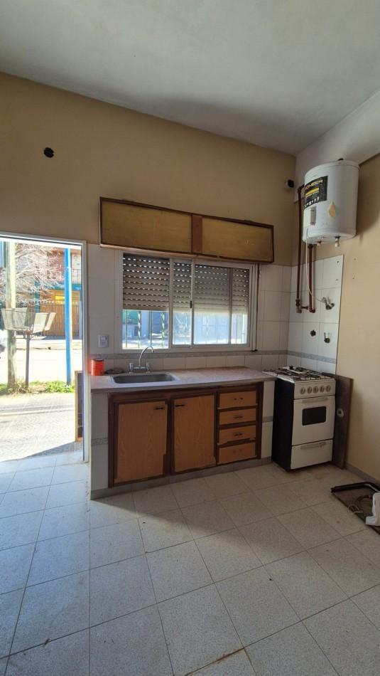 Foto de Alquiler Departamento 2 Ambientes Amplio con Colectivo en la Puerta |, imagen 5