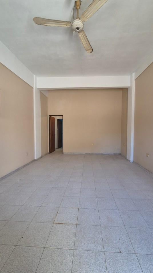 Foto de Alquiler Departamento 2 Ambientes Amplio con Colectivo en la Puerta |, imagen 4