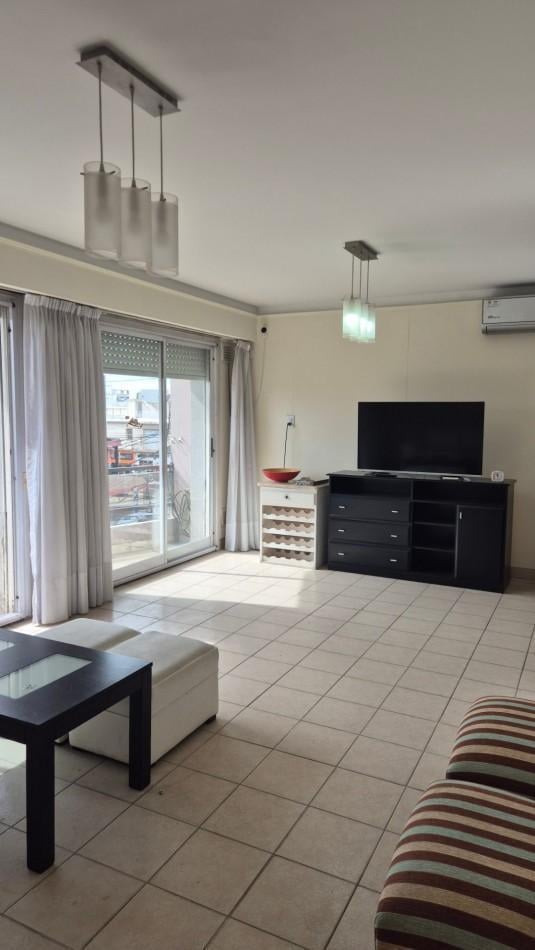 Alquiler | Piso Exclusivo 4 Ambientes | 3 Dormitorios con Balcon | Paso del Rey Centro
