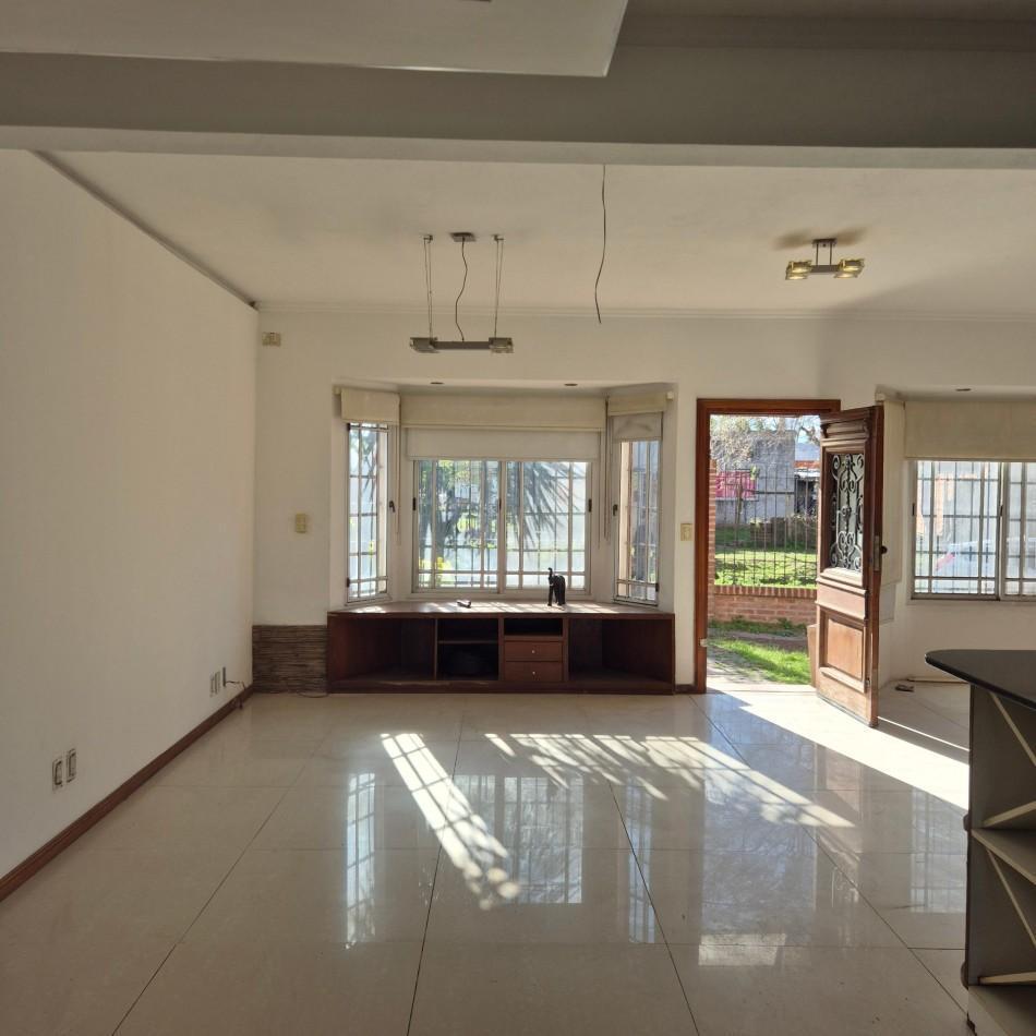 Foto de Alquiler Casa | 3 Dormitorios con Parquet, Hidromasaje y Gran Parque |, imagen 3