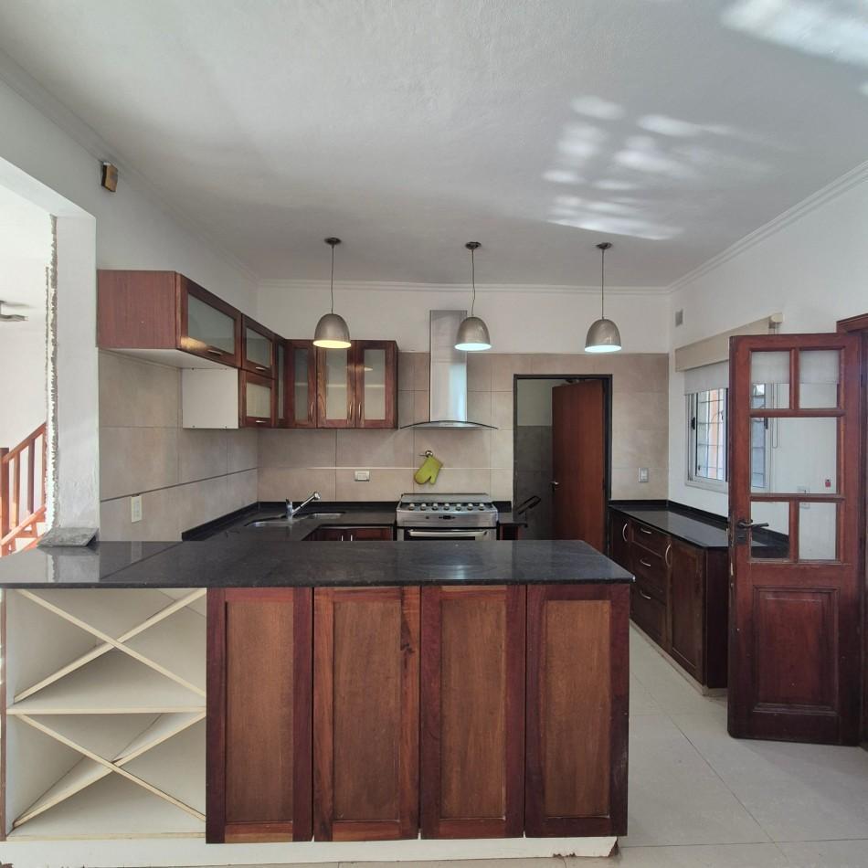 Foto de Alquiler Casa | 3 Dormitorios con Parquet, Hidromasaje y Gran Parque |, imagen 2