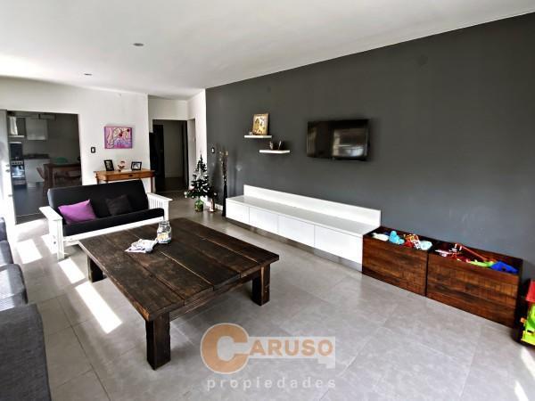 Foto de Venta Casa Moderna 4 Ambientes con Piscina y Quincho | 10 Cuadras, imagen 4
