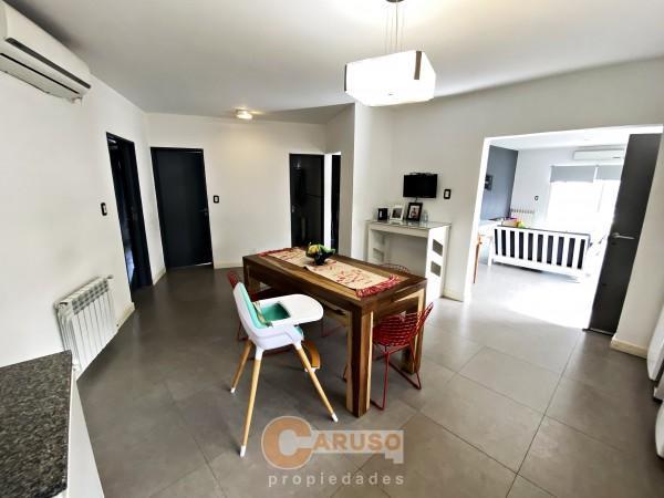 Foto de Venta Casa Moderna 4 Ambientes con Piscina y Quincho | 10 Cuadras, imagen 5