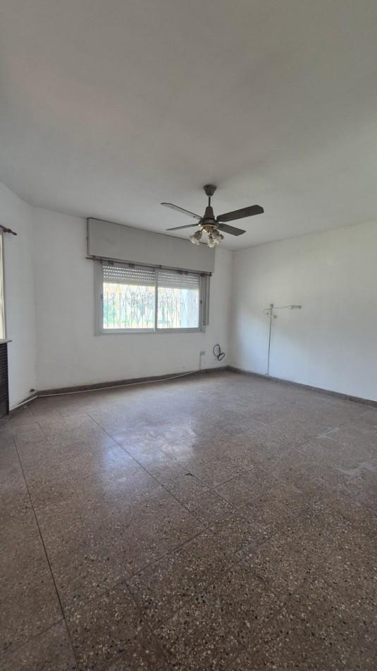 Foto de Venta PH 2 Ambientes en esquina de Paso del Rey Centro | Cochera, imagen 5