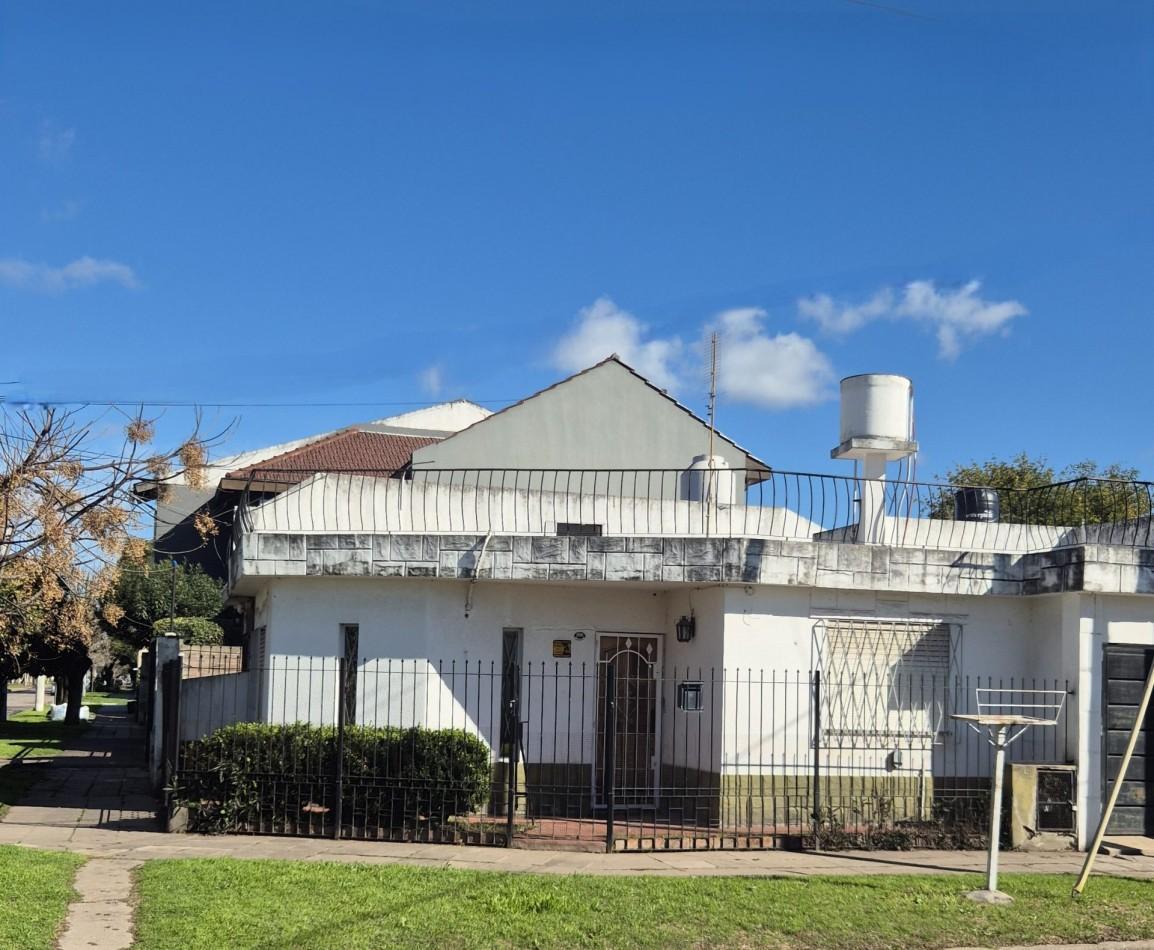 Foto de Venta PH 2 Ambientes en esquina de Paso del Rey Centro | Cochera, imagen 1
